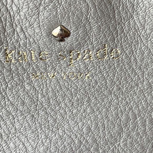 Kate spade/Gray Leather Women's shoulder/crossbody bag lots of pockets! - Picture 13 of 13